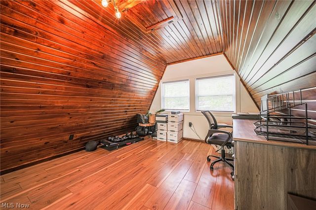 2317 Goshen Hill Road SE, New Philadelphia, OH 44663