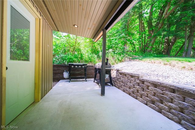 2317 Goshen Hill Road SE, New Philadelphia, OH 44663