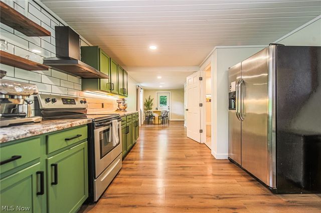 2317 Goshen Hill Road SE, New Philadelphia, OH 44663