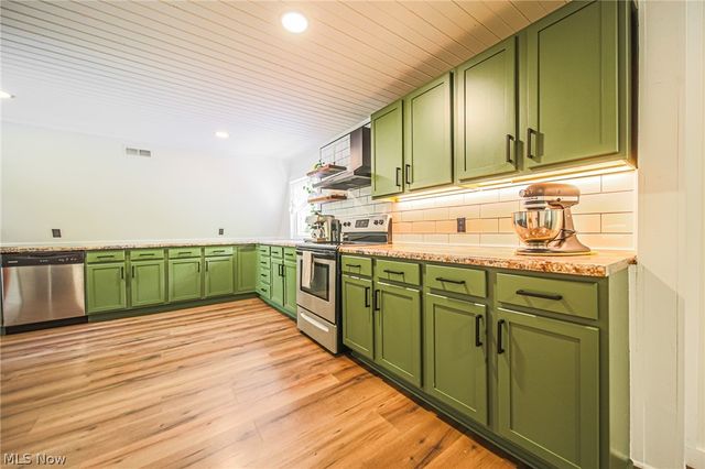 2317 Goshen Hill Road SE, New Philadelphia, OH 44663