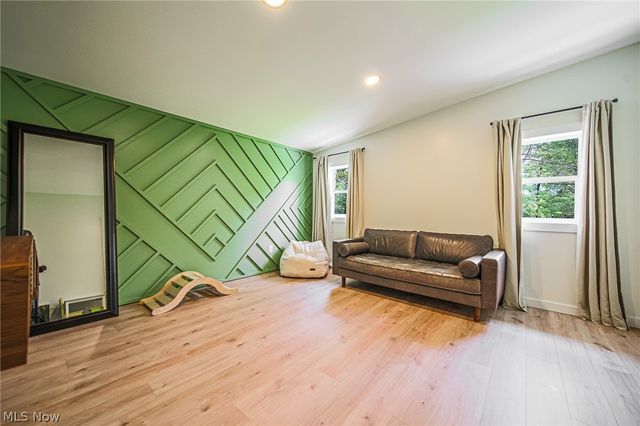 2317 Goshen Hill Road SE, New Philadelphia, OH 44663