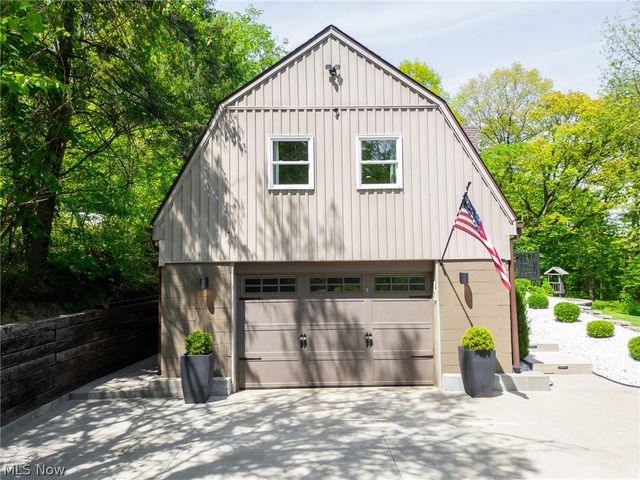 2317 Goshen Hill Road SE, New Philadelphia, OH 44663