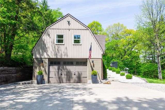 2317 Goshen Hill Road SE, New Philadelphia, OH 44663