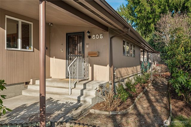 605 Louviers Avenue, Dupont, WA 98327