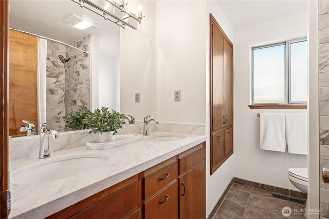 605 Louviers Avenue, Dupont, WA 98327