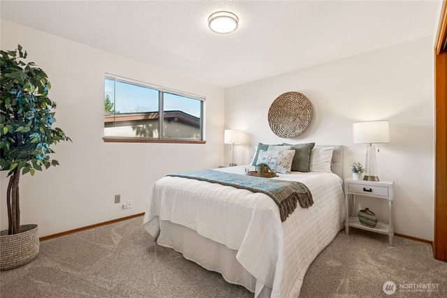 605 Louviers Avenue, Dupont, WA 98327