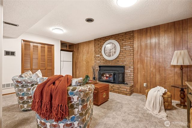 605 Louviers Avenue, Dupont, WA 98327