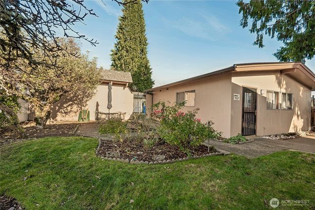 605 Louviers Avenue, Dupont, WA 98327