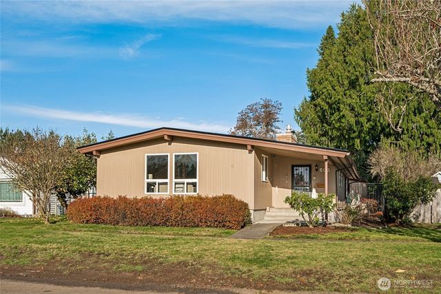 605 Louviers Avenue, Dupont, WA 98327