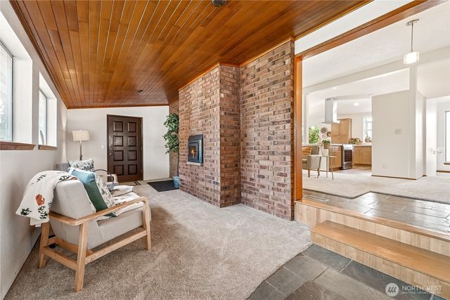 605 Louviers Avenue, Dupont, WA 98327