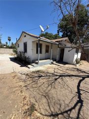 2961 11th, Riverside, CA 92507