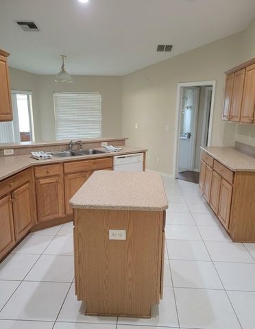 4650 NE 16TH PLACE, Ocala, FL 34470