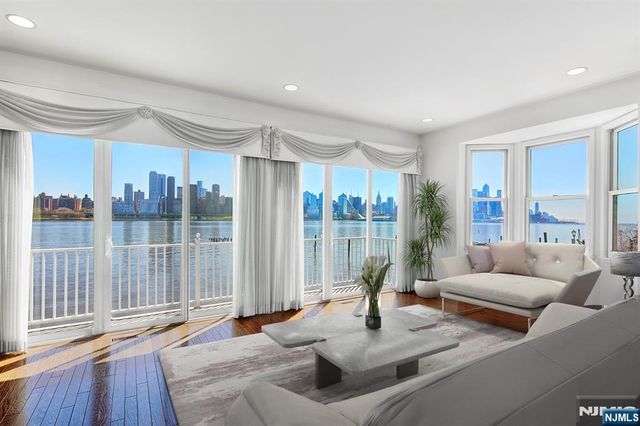 470 Buffalo Court, West New York, NJ 07093