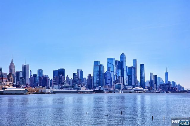 470 Buffalo Court, West New York, NJ 07093