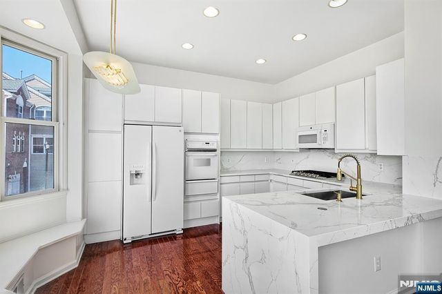 470 Buffalo Court, West New York, NJ 07093