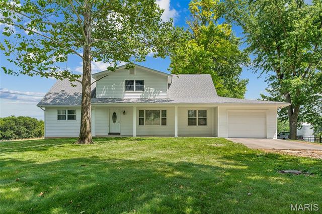 3810 Sunny Road, Washington, MO 63090