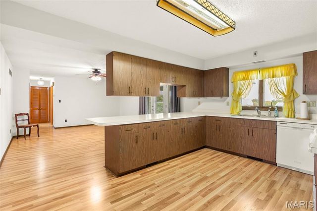 3810 Sunny Road, Washington, MO 63090