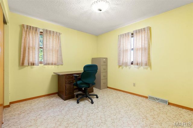3810 Sunny Road, Washington, MO 63090