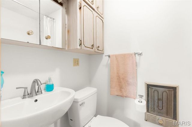 3810 Sunny Road, Washington, MO 63090