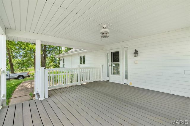 3810 Sunny Road, Washington, MO 63090