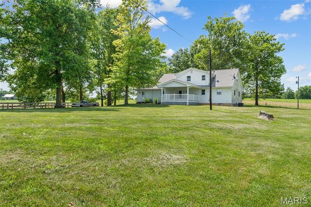 3810 Sunny Road, Washington, MO 63090