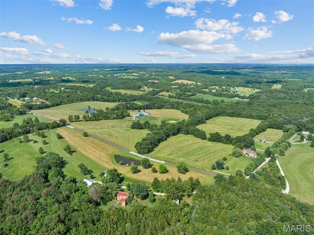 3810 Sunny Road, Washington, MO 63090