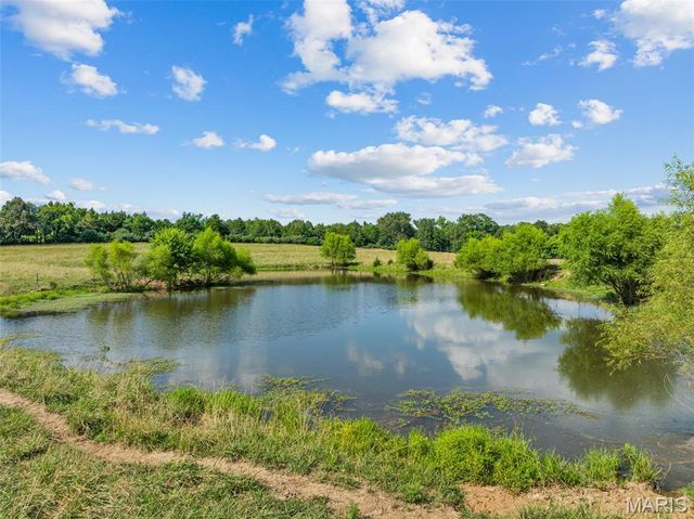 3810 Sunny Road, Washington, MO 63090