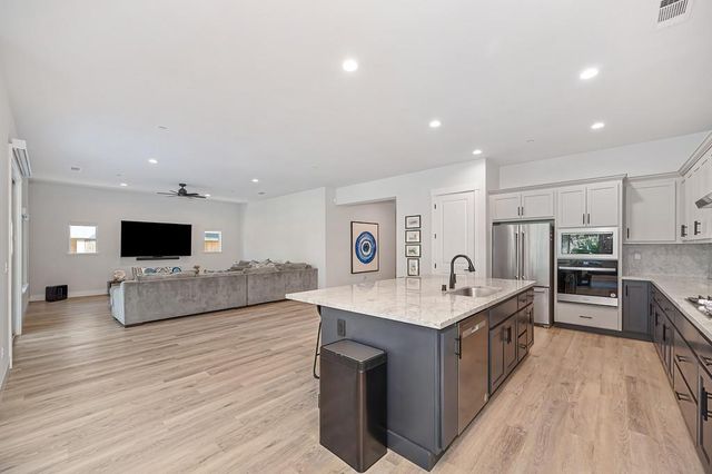 10886 St Moritz Cir, Stockton, CA 95209