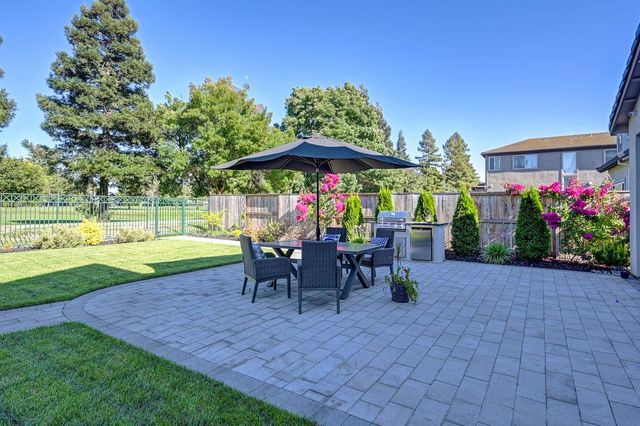10886 St Moritz Cir, Stockton, CA 95209