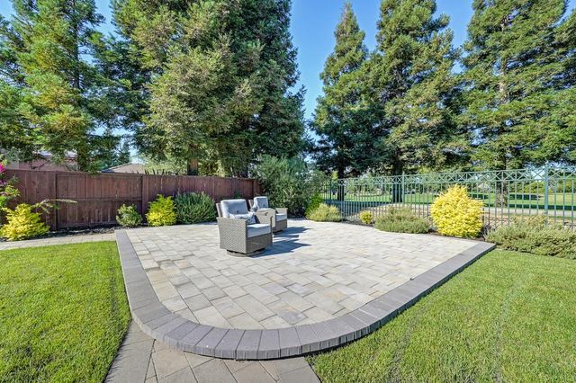 10886 St Moritz Cir, Stockton, CA 95209