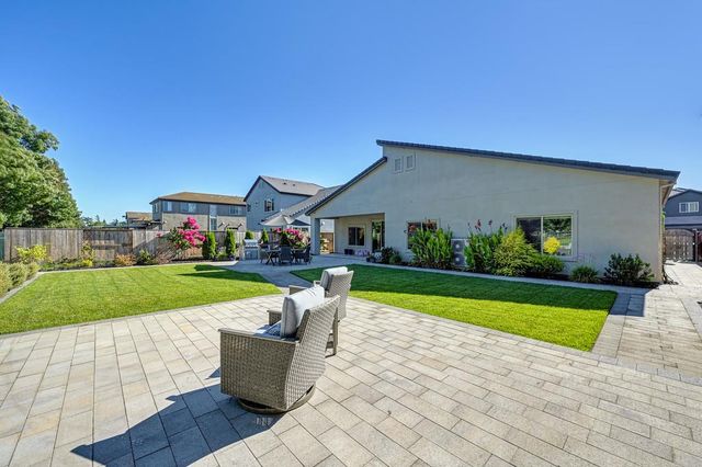 10886 St Moritz Cir, Stockton, CA 95209