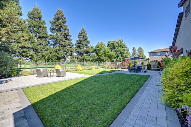 10886 St Moritz Cir, Stockton, CA 95209