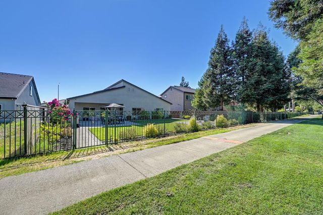10886 St Moritz Cir, Stockton, CA 95209