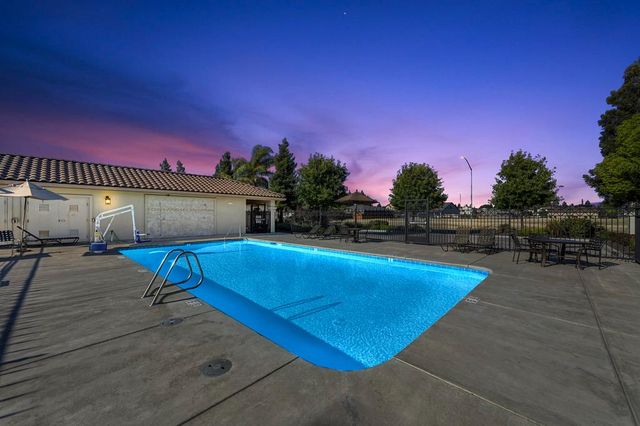 10886 St Moritz Cir, Stockton, CA 95209