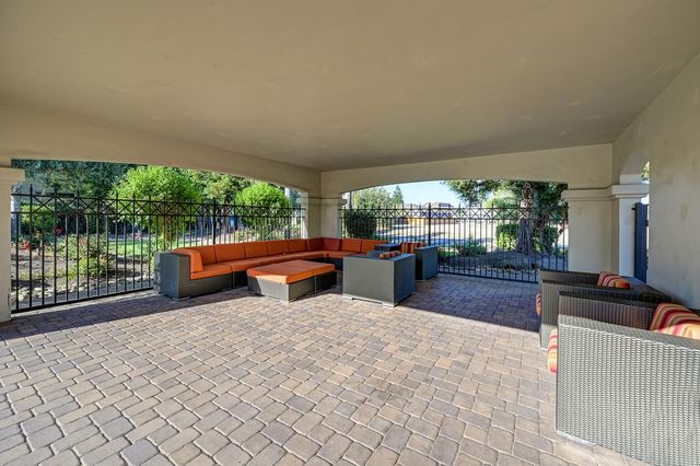 10886 St Moritz Cir, Stockton, CA 95209