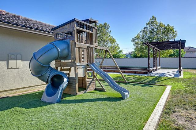 10886 St Moritz Cir, Stockton, CA 95209