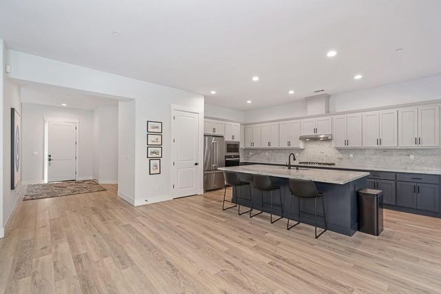 10886 St Moritz Cir, Stockton, CA 95209