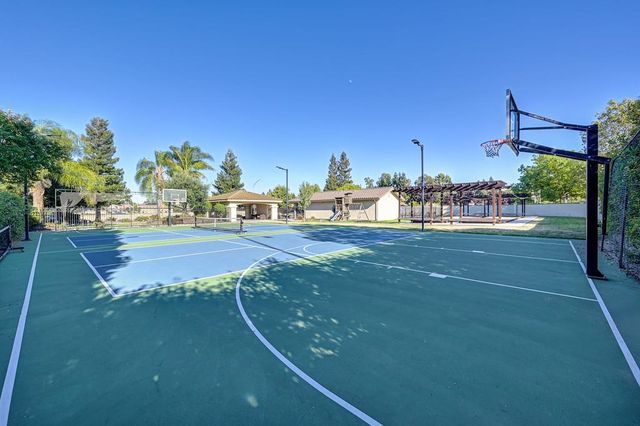 10886 St Moritz Cir, Stockton, CA 95209