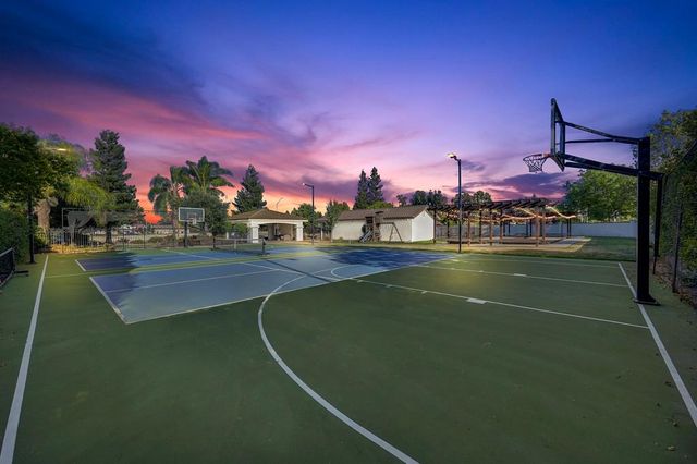 10886 St Moritz Cir, Stockton, CA 95209