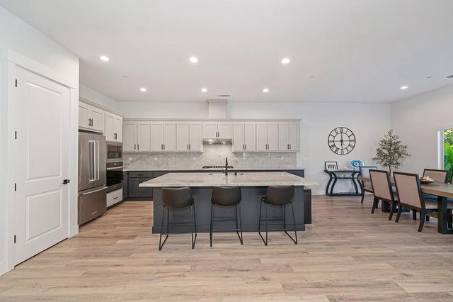 10886 St Moritz Cir, Stockton, CA 95209