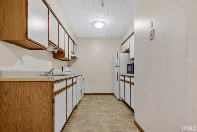 3230 E John Hinkle Place, Bloomington, IN 47408