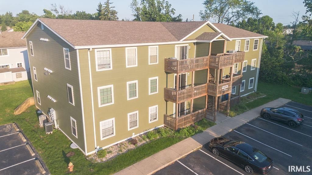 3230 E John Hinkle Place, Bloomington, IN 47408