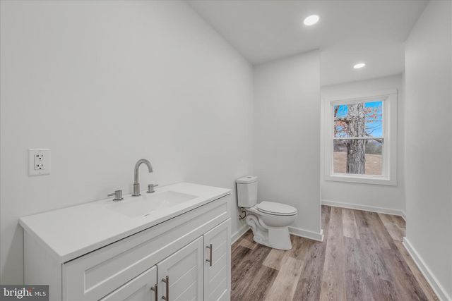 15 HILLTOP STREET, Berkeley Springs, WV 25411