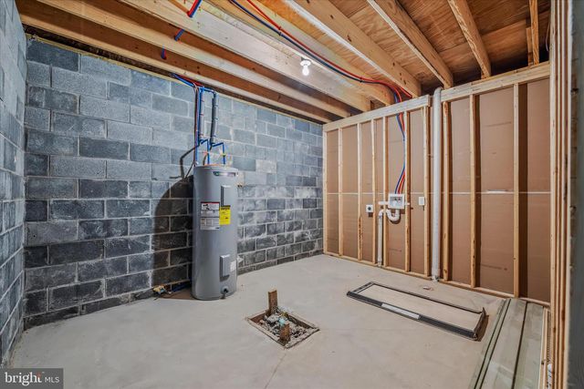 15 HILLTOP STREET, Berkeley Springs, WV 25411