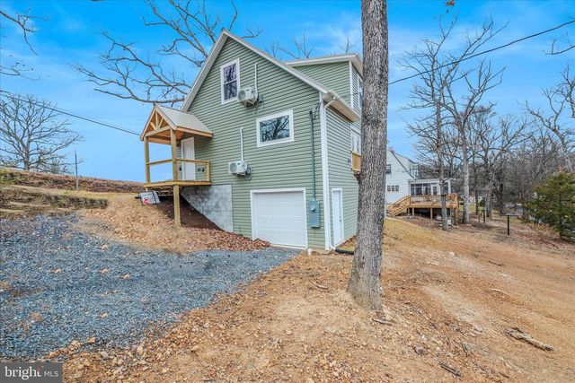 15 HILLTOP STREET, Berkeley Springs, WV 25411