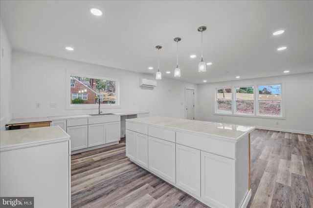 15 HILLTOP STREET, Berkeley Springs, WV 25411