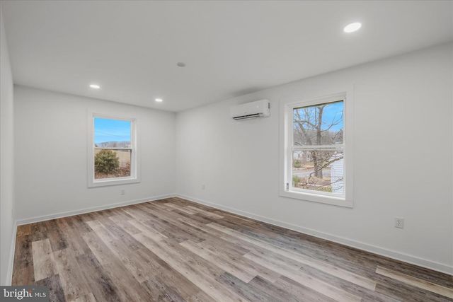 15 HILLTOP STREET, Berkeley Springs, WV 25411