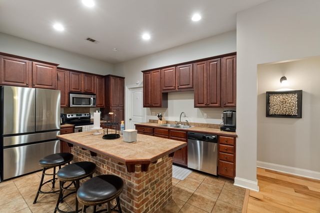 53 S Bridle Bend, Hattiesburg, MS 39402