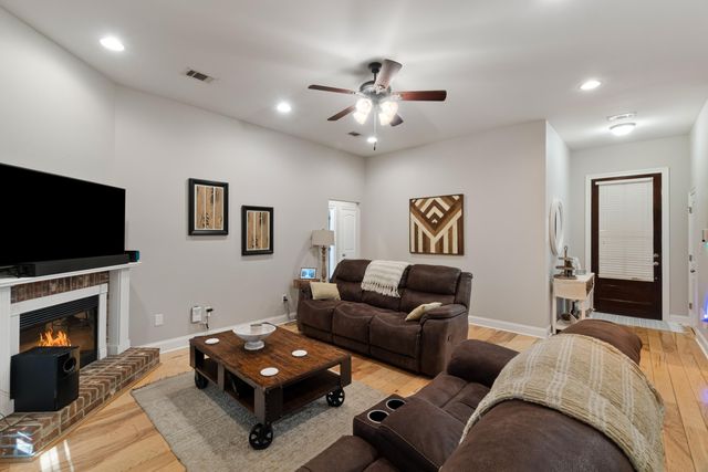 53 S Bridle Bend, Hattiesburg, MS 39402