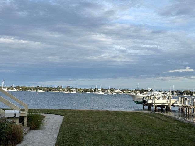 4802 N Flagler Drive 2, West Palm Beach, FL 33407